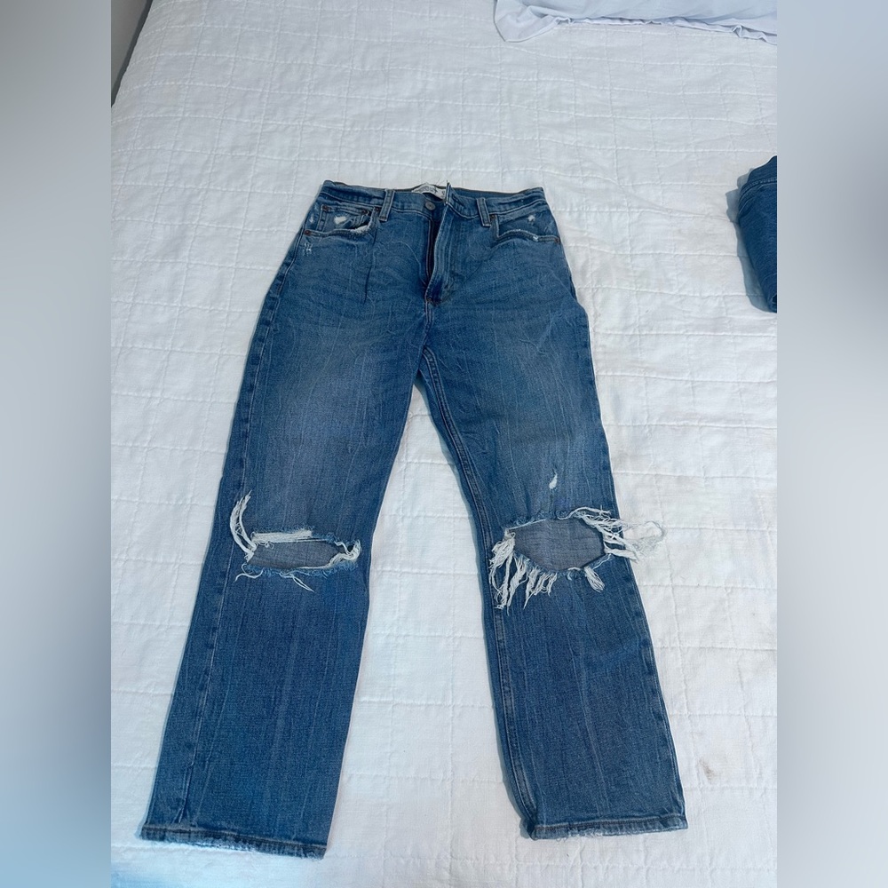 Abercrombie & Fitch - Curve Love - The Ankle Straight - Size 4 Short